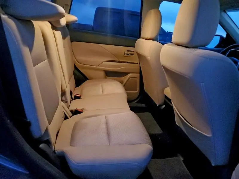 2017 MITSUBISHI OUTLANDER SE  