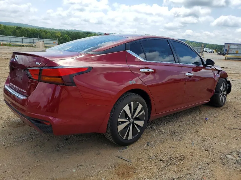 2022 NISSAN ALTIMA SV  