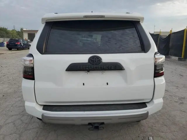 2023 TOYOTA 4RUNNER SE