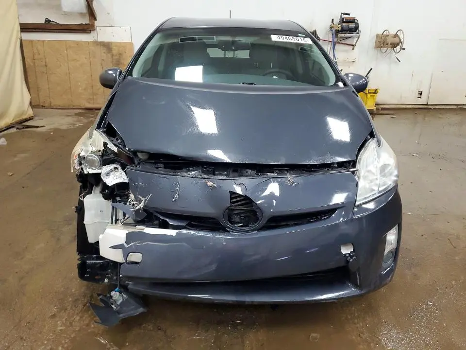 2010 TOYOTA PRIUS III  