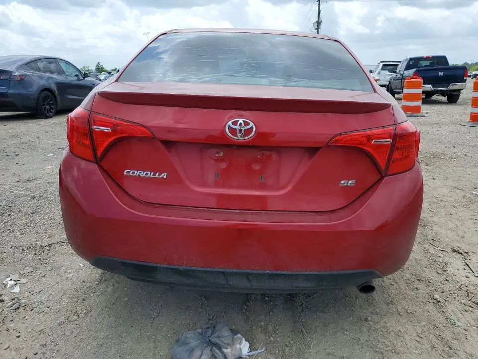 2018 TOYOTA COROLLA SE  