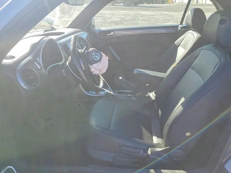 2017 VOLKSWAGEN BEETLE S/SE  