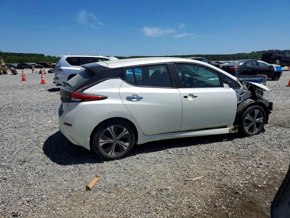 2020 NISSAN LEAF SV  