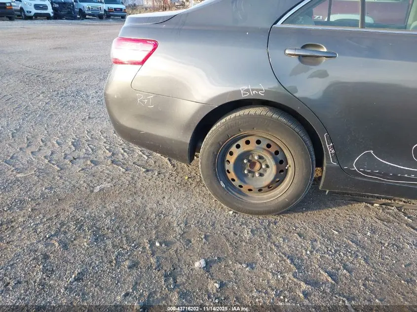 2011 TOYOTA CAMRY LE