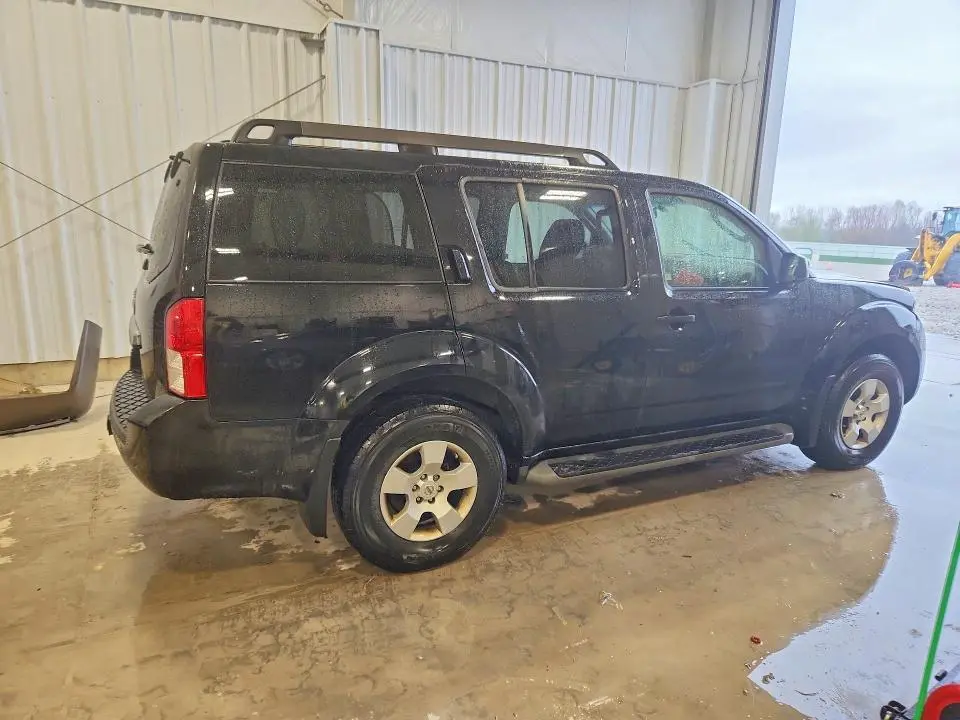 2010 NISSAN PATHFINDER S  