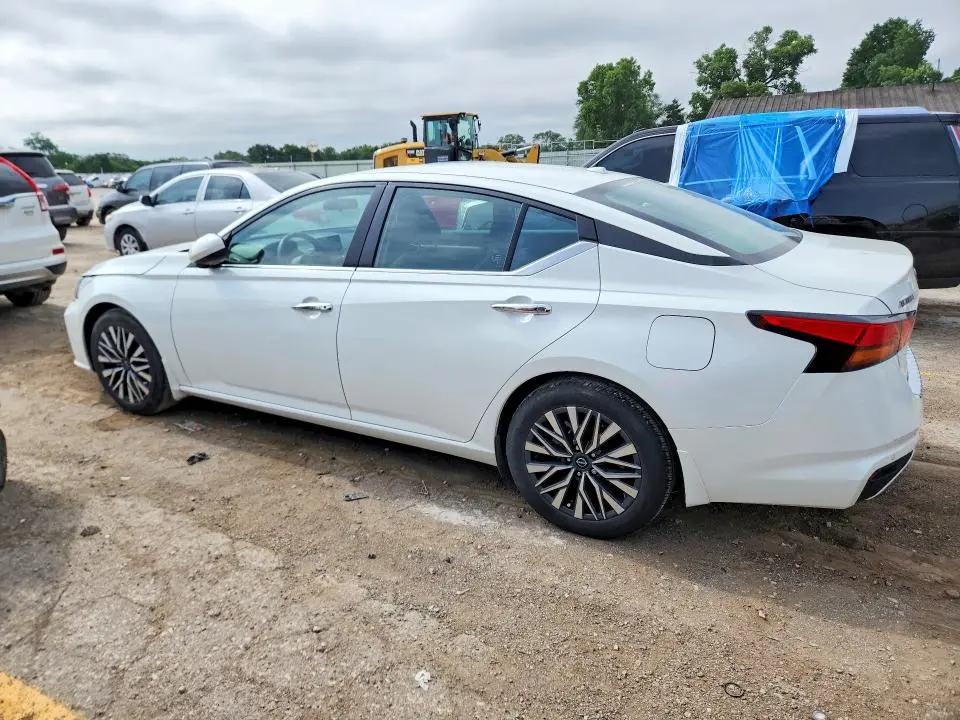 2023 NISSAN ALTIMA SV  