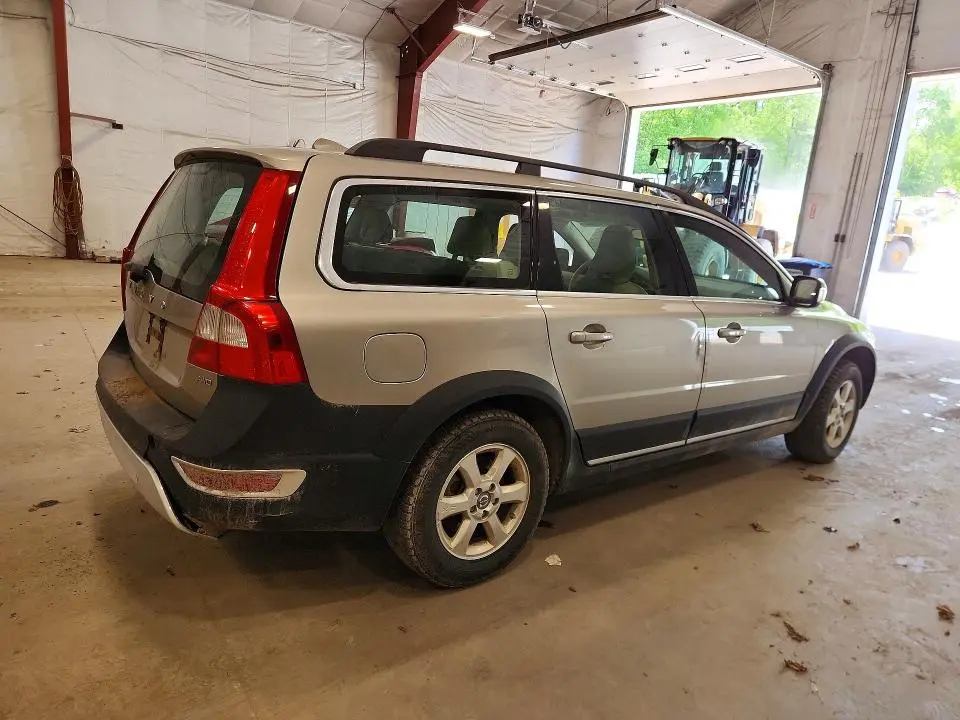 2011 VOLVO XC70 3.2  