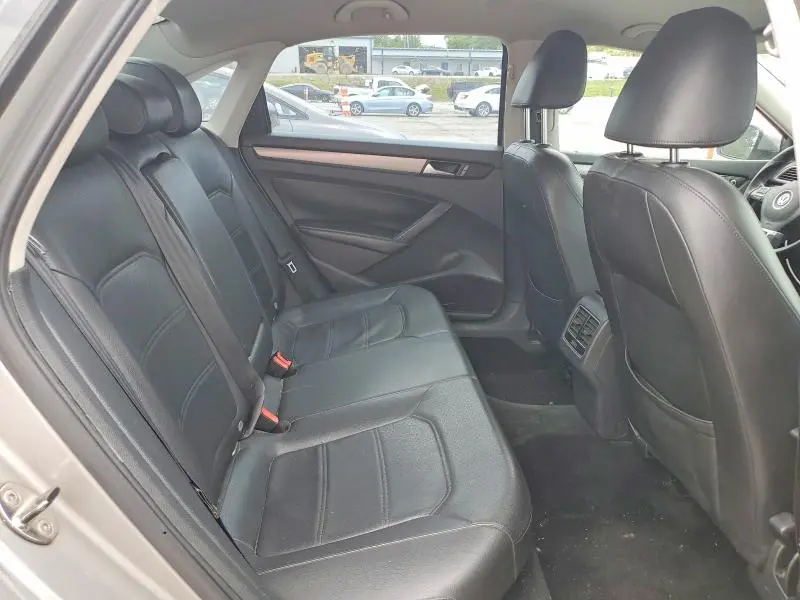 2014 VOLKSWAGEN PASSAT SE  