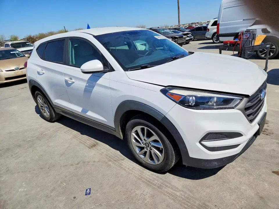 2016 HYUNDAI TUCSON SE  