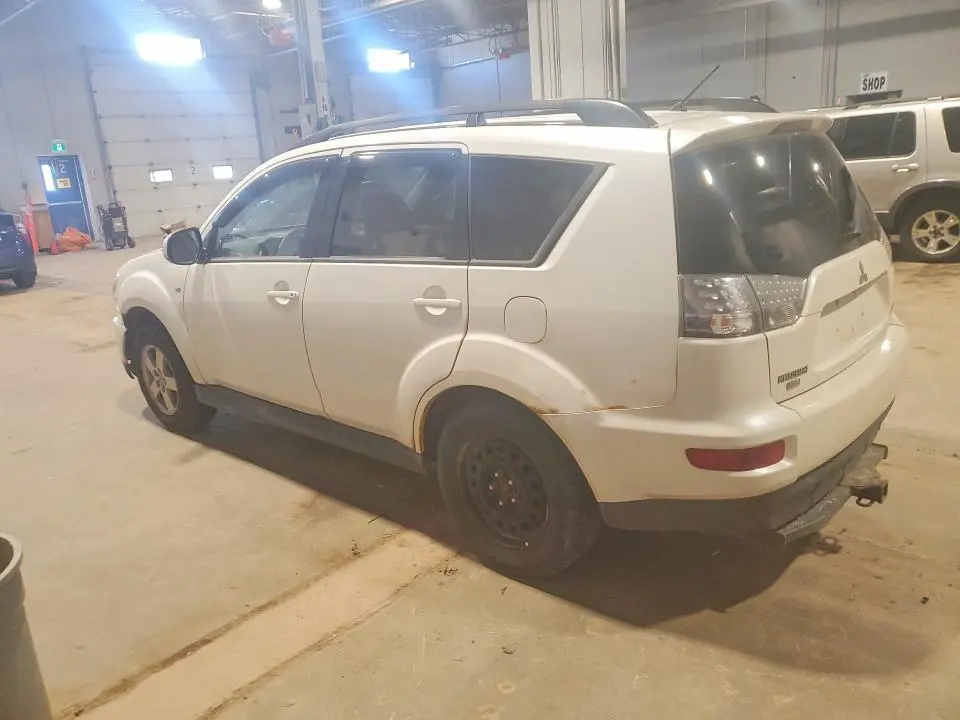 2011 MITSUBISHI OUTLANDER SE  