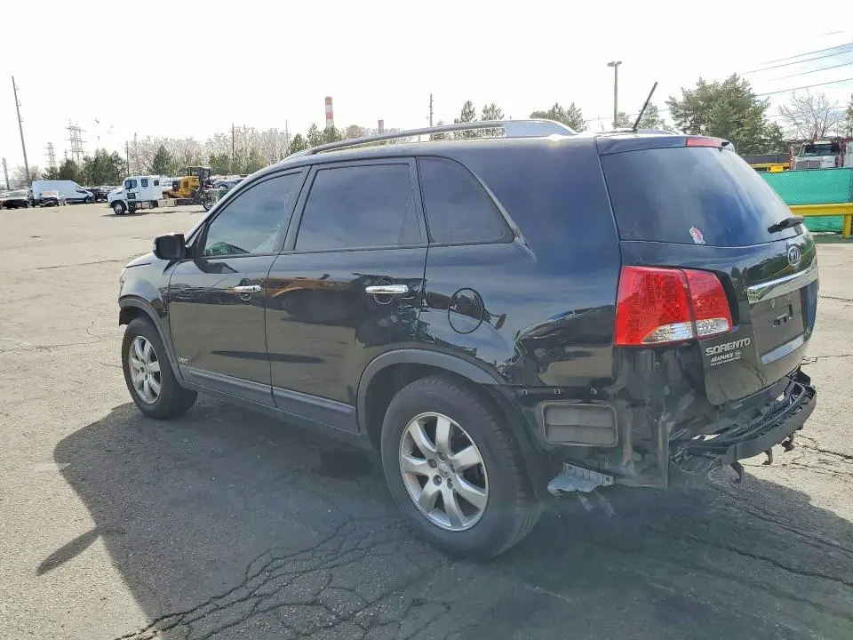 2013 KIA SORENTO LX  