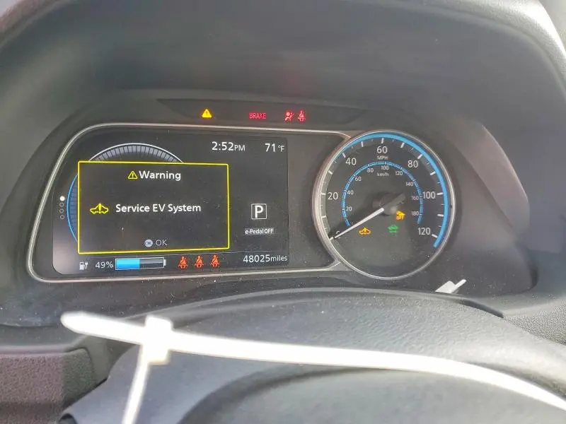 2022 NISSAN LEAF S  