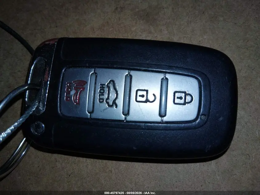 2011 HYUNDAI SONATA LIMITED