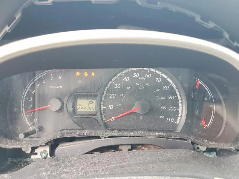 2013 TOYOTA SIENNA LE  