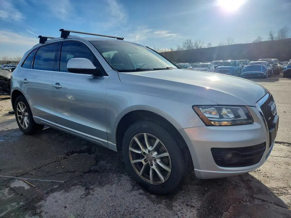 2011 AUDI Q5 PREMIUM  