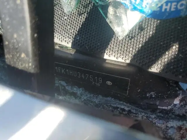 2017 TOYOTA CAMRY LE  