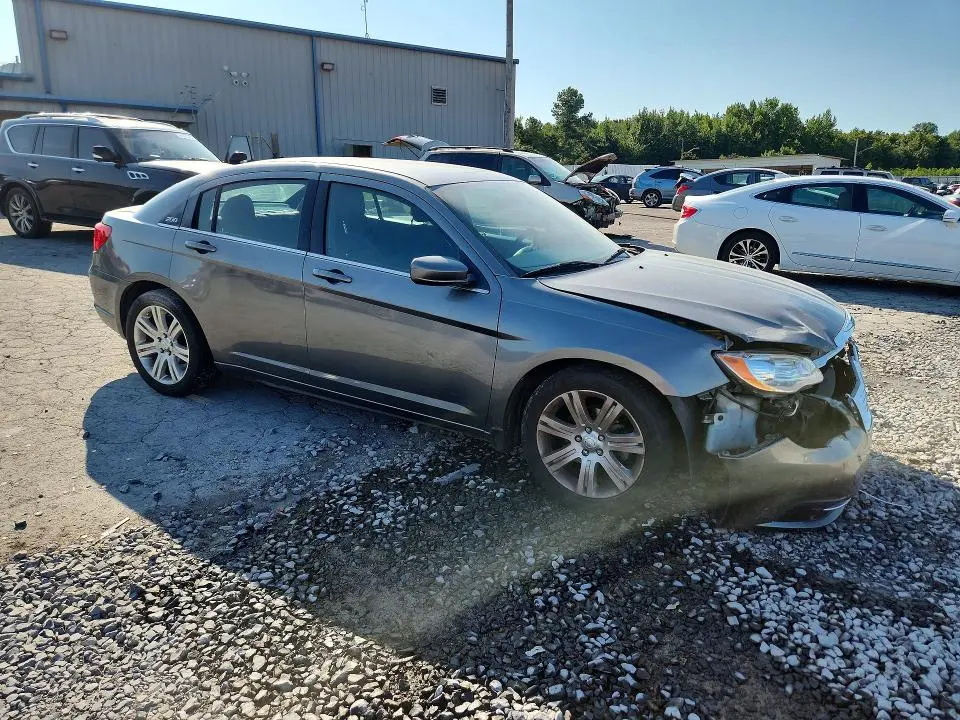 2013 CHRYSLER 200 LX  