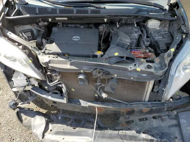 2011 TOYOTA SIENNA XLE  