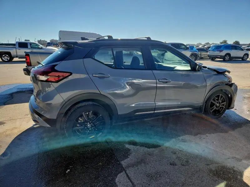 2021 NISSAN KICKS SR  