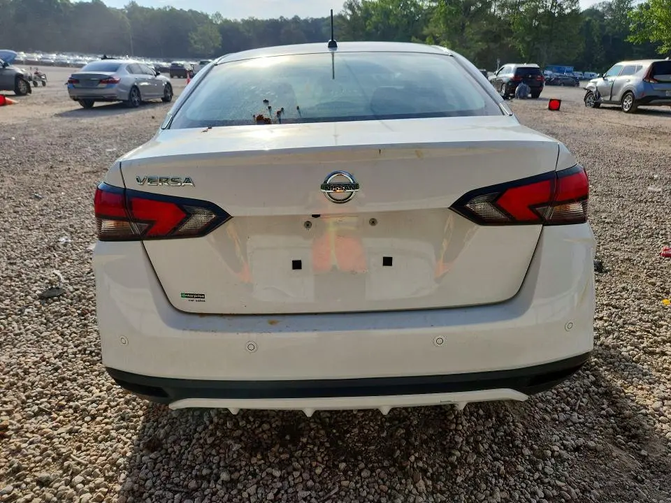 2020 NISSAN VERSA S  