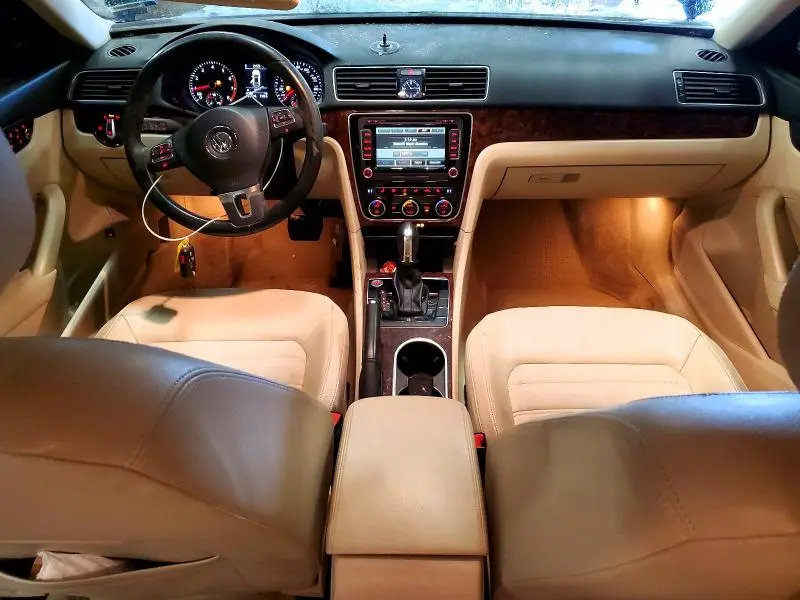 2013 VOLKSWAGEN PASSAT SEL  