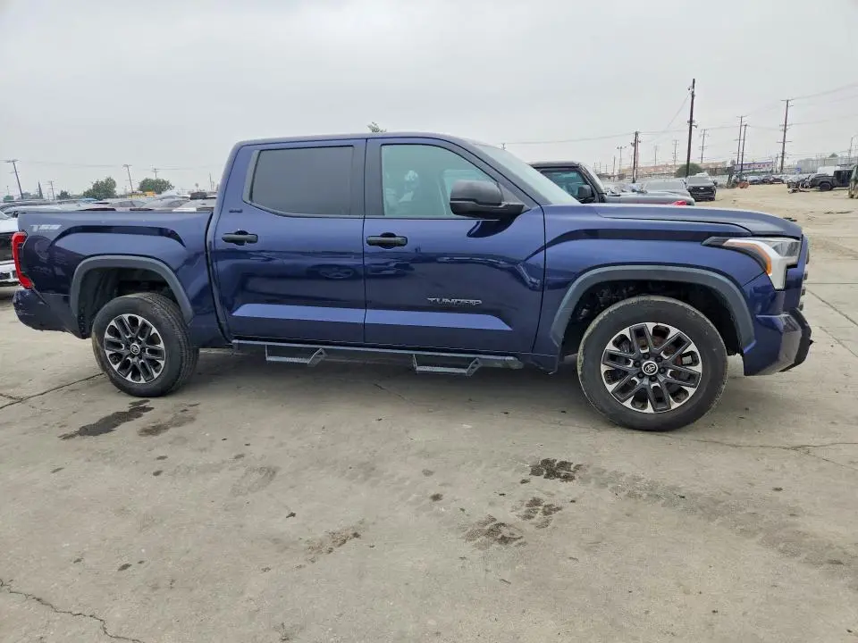 2022 TOYOTA TUNDRA SR5  