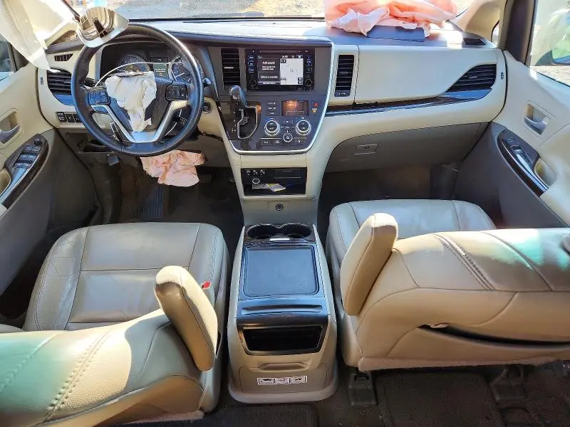 2015 TOYOTA SIENNA XLE  