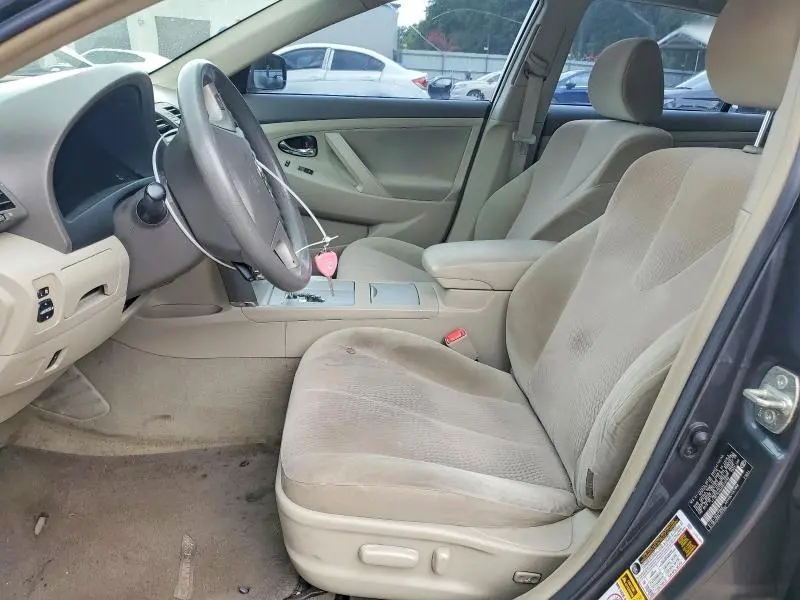 2010 TOYOTA CAMRY LE  