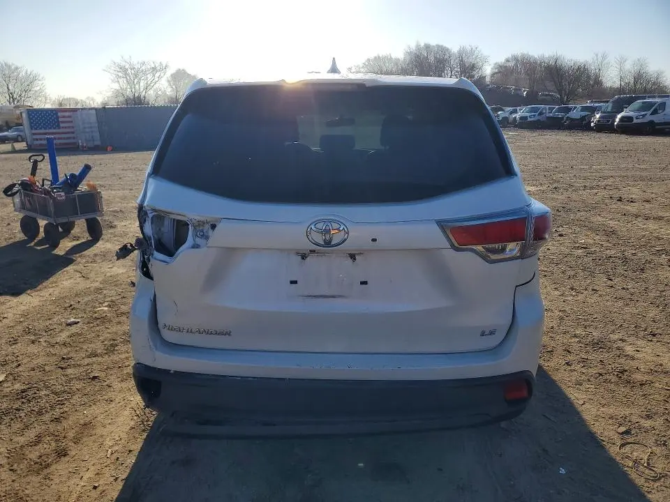 2015 TOYOTA HIGHLANDER LE PLUS  