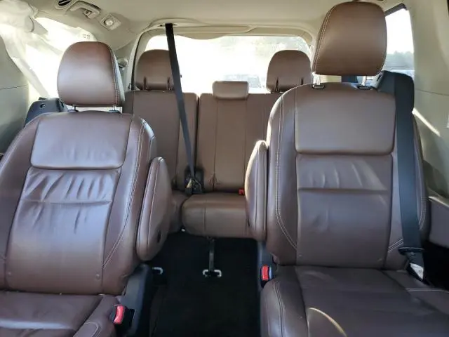 2019 TOYOTA SIENNA XLE