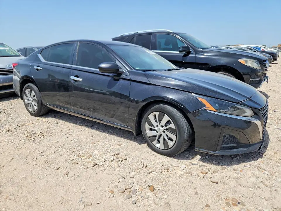 2024 NISSAN ALTIMA S  