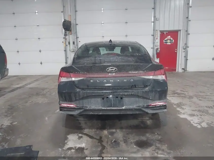 2023 HYUNDAI ELANTRA SE