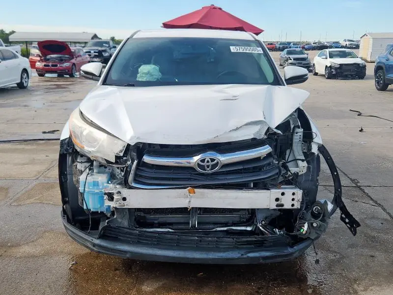 2016 TOYOTA HIGHLANDER LE  