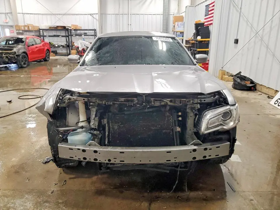 2016 CHRYSLER 300 LIMITED  