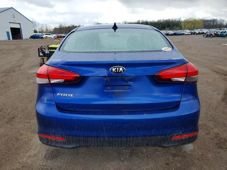2017 KIA FORTE LX  