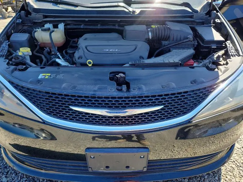 2017 CHRYSLER PACIFICA LX  
