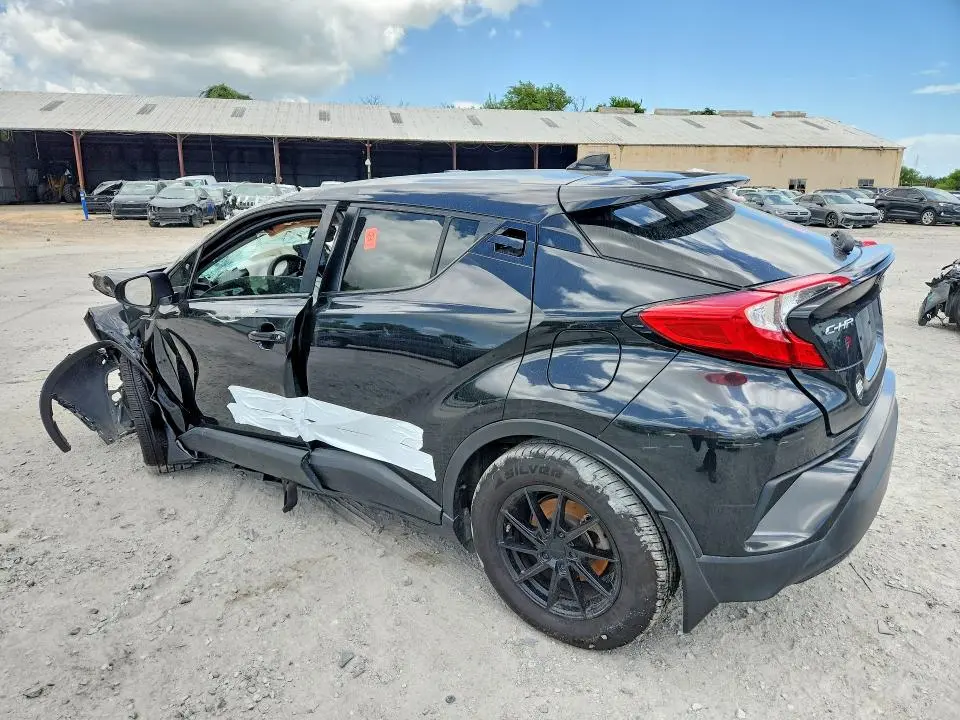 2021 TOYOTA C-HR LE  