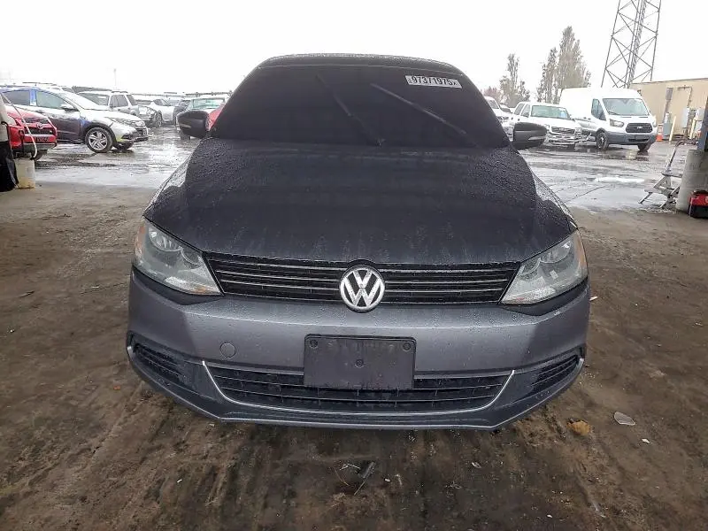 2012 VOLKSWAGEN JETTA SE  