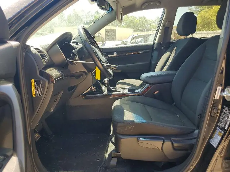 2015 KIA SORENTO LX  
