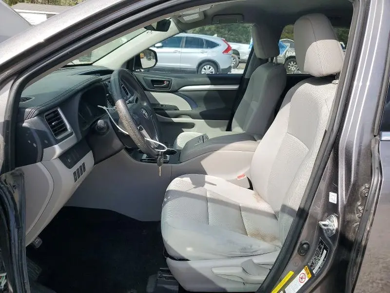2017 TOYOTA HIGHLANDER LE  