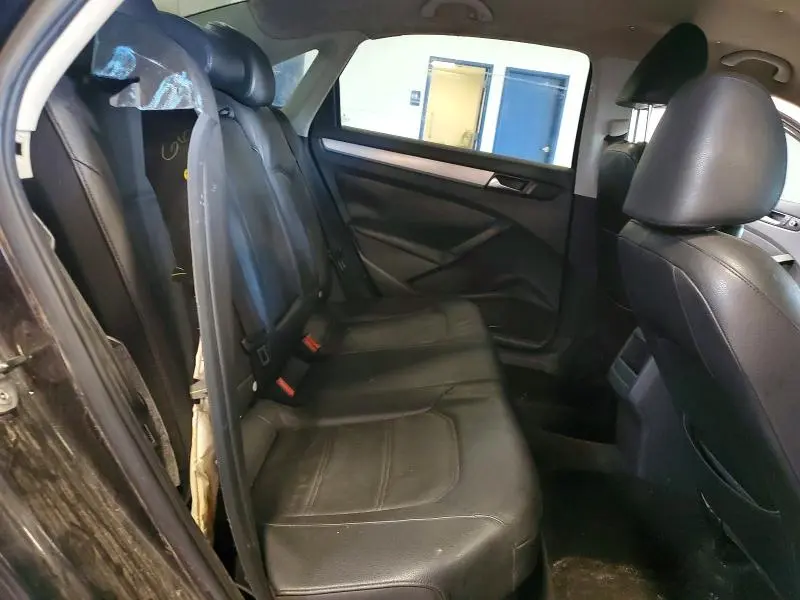 2012 VOLKSWAGEN PASSAT SE  