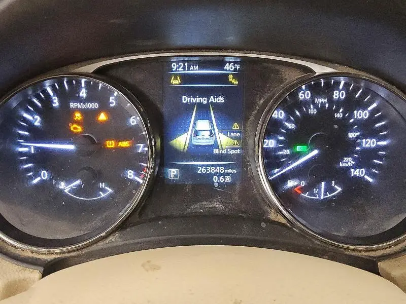 2015 NISSAN ROGUE SV  