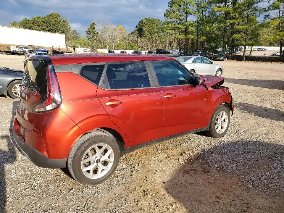 2023 KIA SOUL LX  