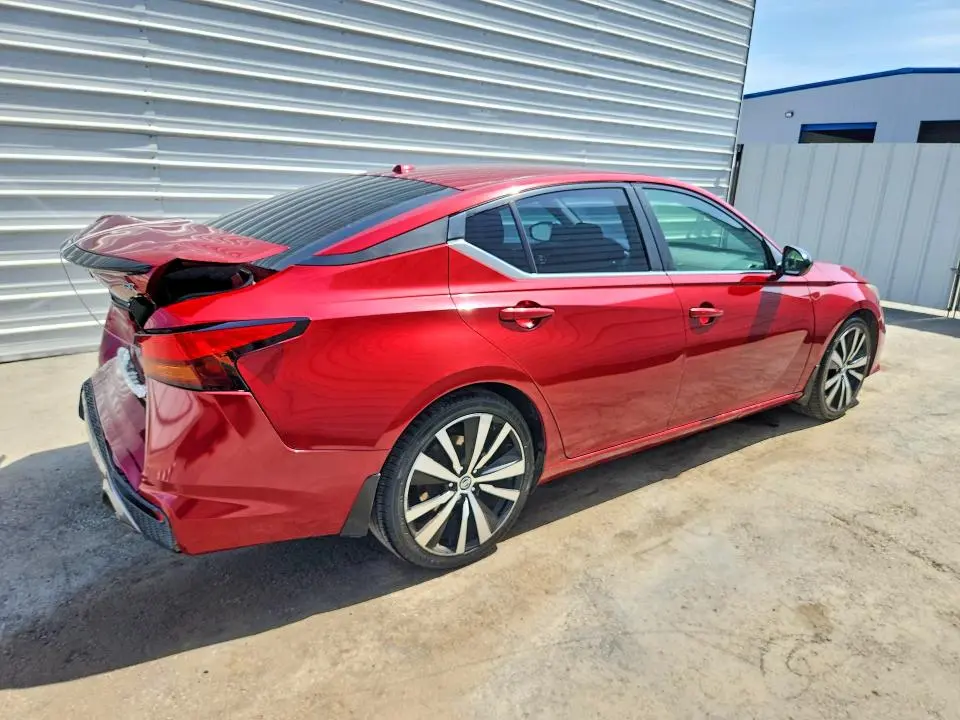 2019 NISSAN ALTIMA SR  