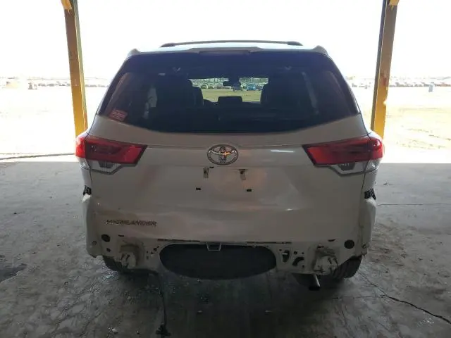 2017 TOYOTA HIGHLANDER LE  