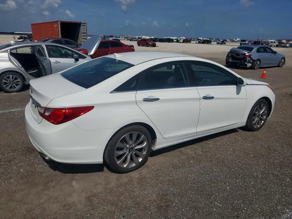 2011 HYUNDAI SONATA SE  