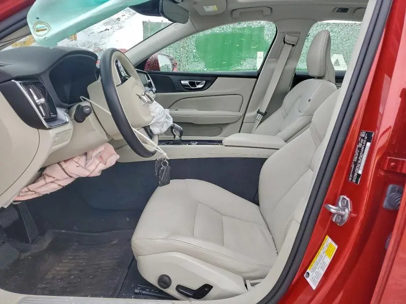 2019 VOLVO S60 T6 MOMENTUM  