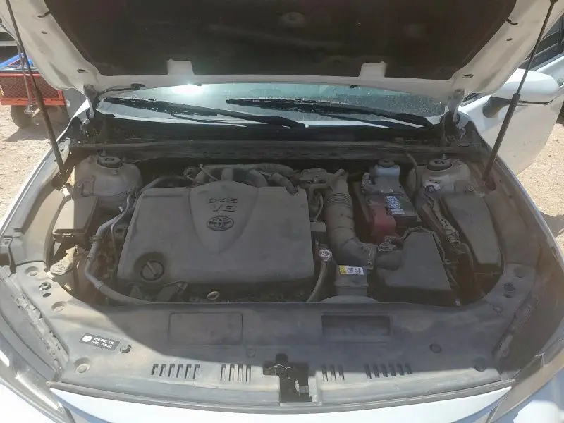 2019 TOYOTA AVALON XLE  