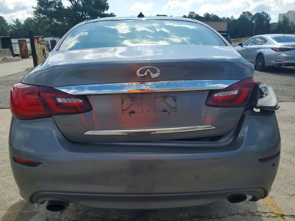 2015 INFINITI Q70 3.7  