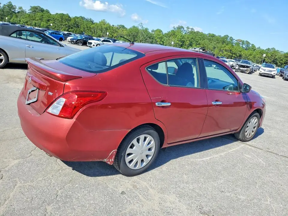 2018 NISSAN VERSA SV  